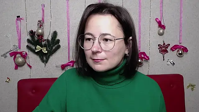 Snapshot of MarieSho chatting on 12/18/24, 10:19 MarieSho online show from 12/18/24, 10:19