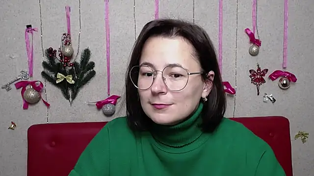 Snapshot of MarieSho chatting on 12/18/24, 01:23 MarieSho online show from 12/18/24, 01:23