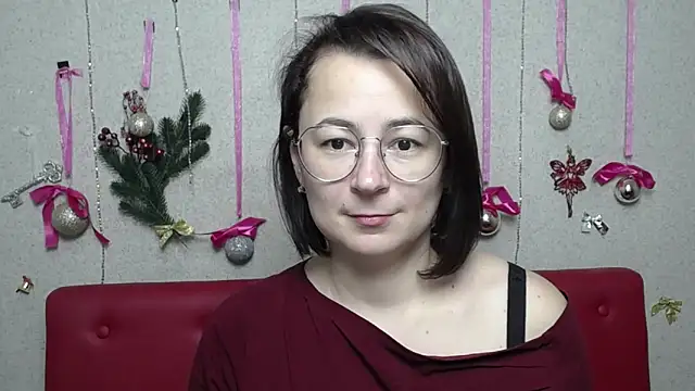 Snapshot of MarieSho chatting on 12/19/24, 10:13 MarieSho online show from 12/19/24, 10:13