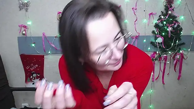 Snapshot of MarieSho chatting on 01/14/25, 12:00 MarieSho online show from 01/14/25, 12:00