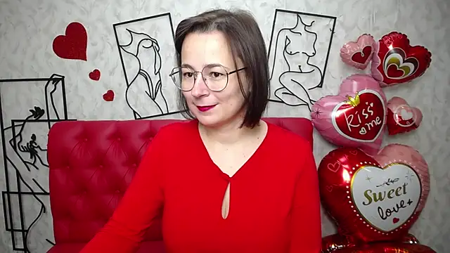 Snapshot of MarieSho chatting on 02/14/25, 10:17 MarieSho online show from 02/14/25, 10:17