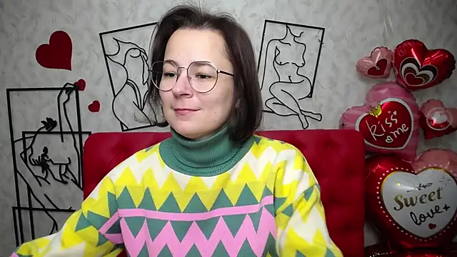 Snapshot of MarieSho chatting on 02/24/25, 01:21 MarieSho online show from 02/24/25, 01:21