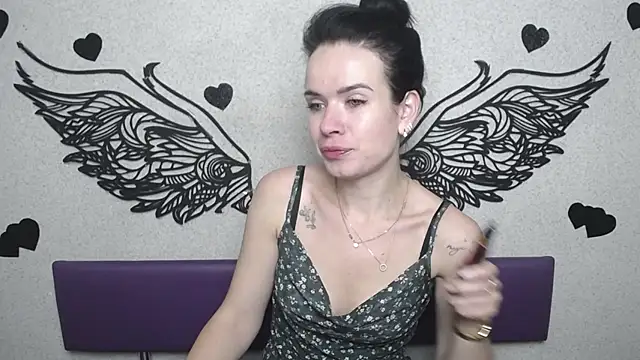 Snapshot of JasmineKouch chatting on 10/05/25, 05:11 JasmineKouch online show from 10/05/25, 05:11