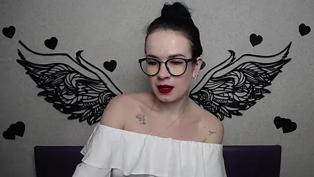 Snapshot of JasmineKouch chatting on 10/16/25, 05:25 JasmineKouch online show from 10/16/25, 05:25