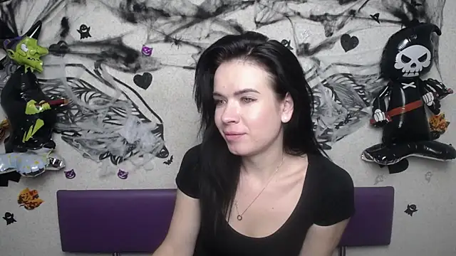 Snapshot of JasmineKouch chatting on 10/21/25, 05:24 JasmineKouch online show from 10/21/25, 05:24