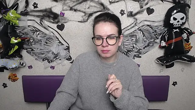 Snapshot of JasmineKouch chatting on 10/22/25, 05:13 JasmineKouch online show from 10/22/25, 05:13