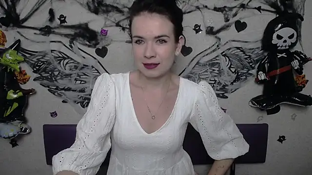 Snapshot of JasmineKouch chatting on 10/26/25, 06:41 JasmineKouch online show from 10/26/25, 06:41