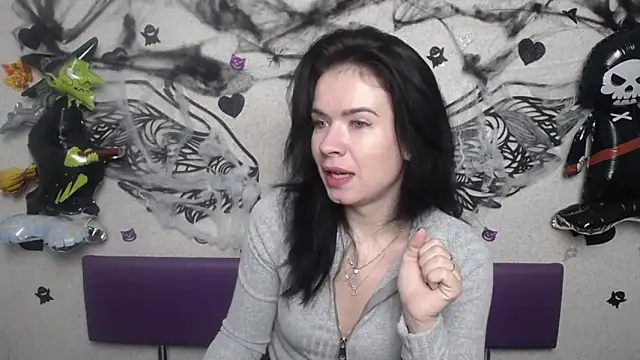 Snapshot of JasmineKouch chatting on 11/06/25, 06:20 JasmineKouch online show from 11/06/25, 06:20