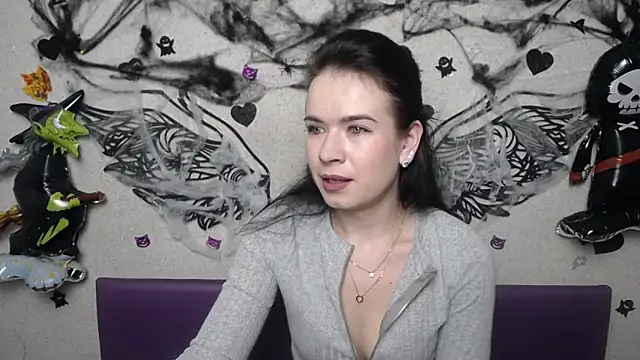 Snapshot of JasmineKouch chatting on 11/09/25, 06:23 JasmineKouch online show from 11/09/25, 06:23