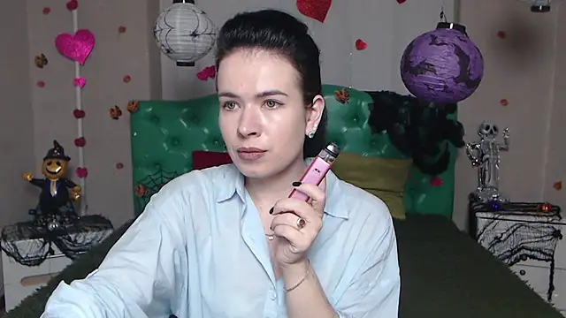 Snapshot of JasmineKouch chatting on 11/16/25, 07:03 JasmineKouch online show from 11/16/25, 07:03