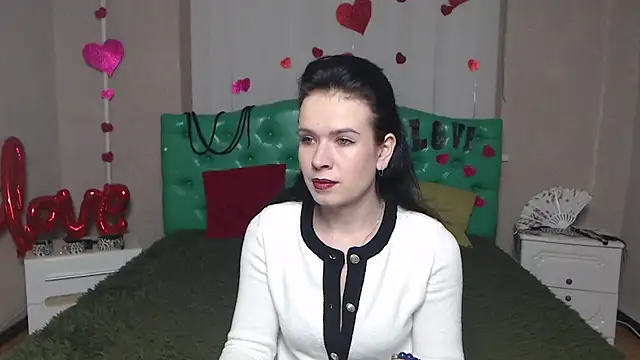 Snapshot of JasmineKouch chatting on 11/26/25, 06:14 JasmineKouch online show from 11/26/25, 06:14