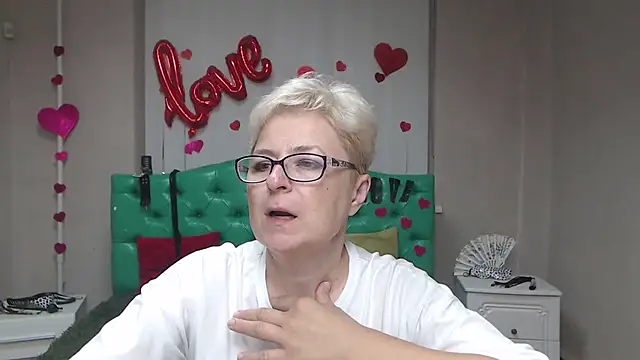 EmiliaGree online show from 09/15/25, 05:02