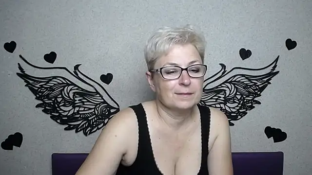 EmiliaGree online show from 09/16/25, 05:14