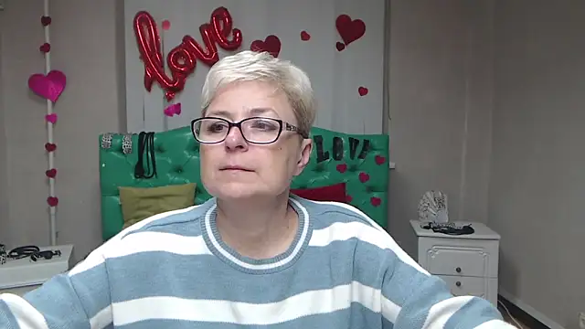 EmiliaGree online show from 09/30/25, 05:07