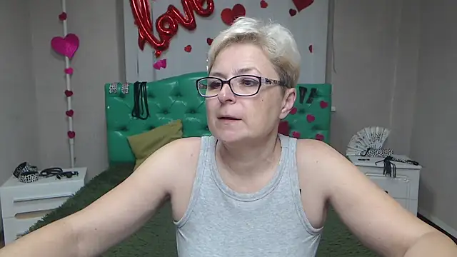 EmiliaGree online show from 10/12/25, 05:06