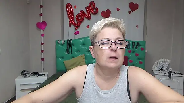 EmiliaGree online show from 10/13/25, 05:02