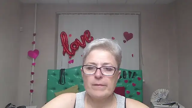 EmiliaGree online show from 10/14/25, 05:03