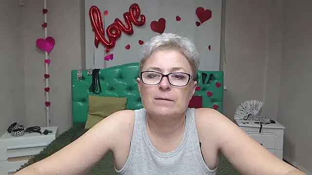 EmiliaGree online show from 10/15/25, 05:13