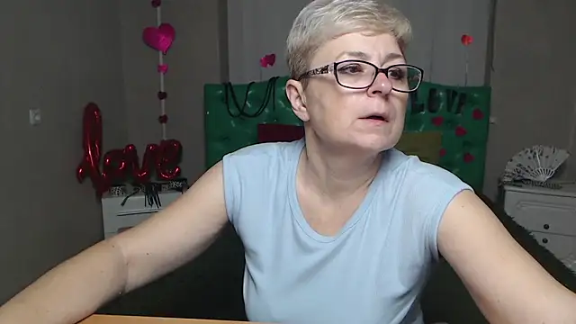 EmiliaGree online show from 11/27/25, 06:10