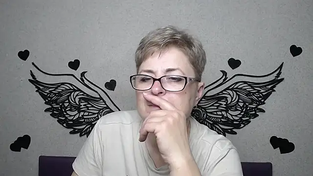 EmiliaGree online show from 04/15/26, 05:09