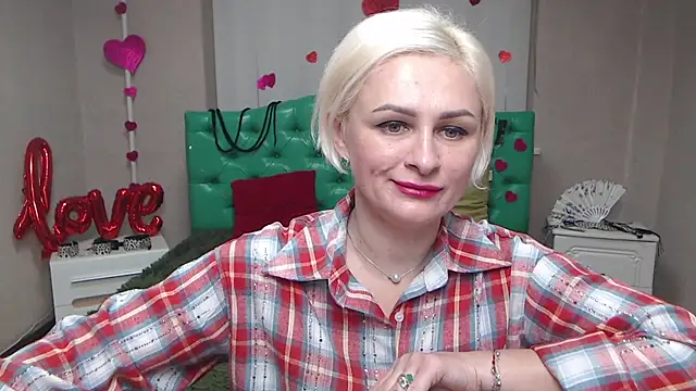 OliviaHorst online show from 11/22/25, 06:18