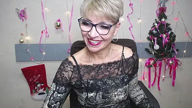 Snapshot of EllaBonito chatting on 01/03/25, 09:47 EllaBonito online show from 01/03/25, 09:47