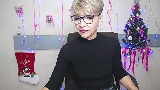 Snapshot of EllaBonito chatting on 01/08/25, 06:31 EllaBonito online show from 01/08/25, 06:31