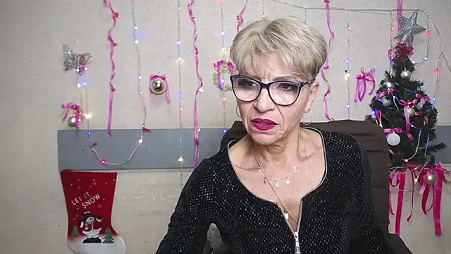 Snapshot of EllaBonito chatting on 01/17/25, 12:31 EllaBonito online show from 01/17/25, 12:31