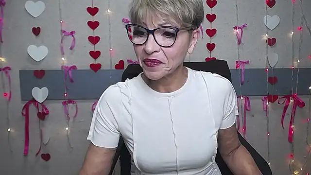 Snapshot of EllaBonito chatting on 01/30/25, 06:35 EllaBonito online show from 01/30/25, 06:35