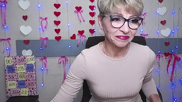 Snapshot of EllaBonito chatting on 02/17/25, 06:31 EllaBonito online show from 02/17/25, 06:31