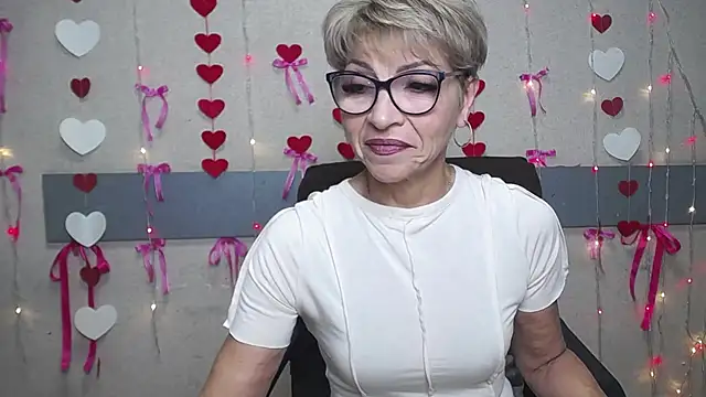 Snapshot of EllaBonito chatting on 02/21/25, 06:29 EllaBonito online show from 02/21/25, 06:29