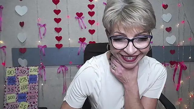 Snapshot of EllaBonito chatting on 02/21/25, 09:34 EllaBonito online show from 02/21/25, 09:34