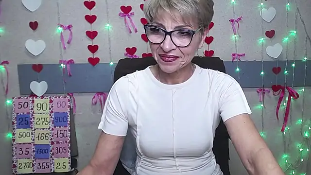 Snapshot of EllaBonito chatting on 02/21/25, 03:43 EllaBonito online show from 02/21/25, 03:43