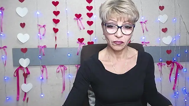 Snapshot of EllaBonito chatting on 02/23/25, 06:28 EllaBonito online show from 02/23/25, 06:28