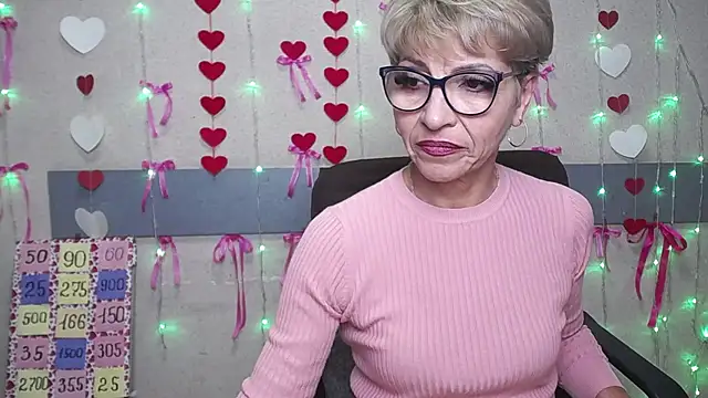 Snapshot of EllaBonito chatting on 02/24/25, 09:43 EllaBonito online show from 02/24/25, 09:43