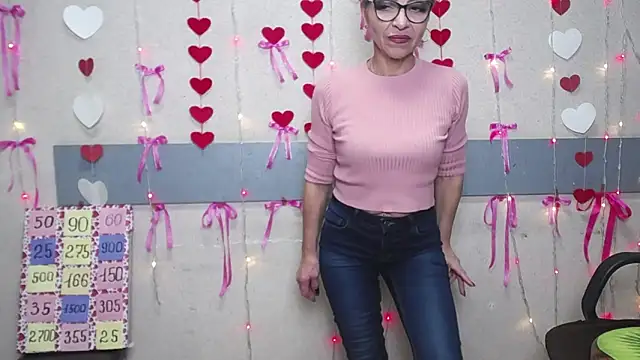 Snapshot of EllaBonito chatting on 02/24/25, 03:53 EllaBonito online show from 02/24/25, 03:53