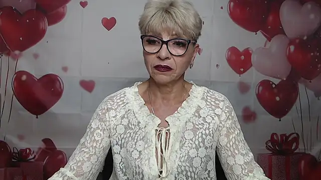 Snapshot of EllaBonito chatting on 05/24/26, 05:45 EllaBonito online show from 05/24/26, 05:45