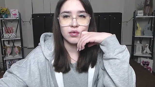 LauraHlot online show from 02/02/25, 06:53