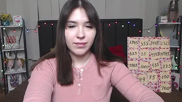 LauraHlot online show from 02/05/25, 06:15