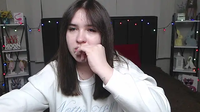 LauraHlot online show from 02/08/25, 09:25