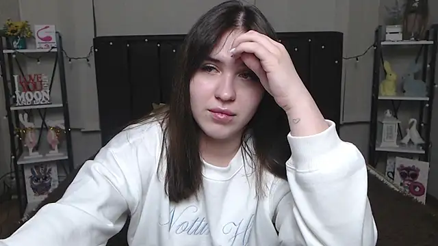 LauraHlot online show from 02/09/25, 06:43