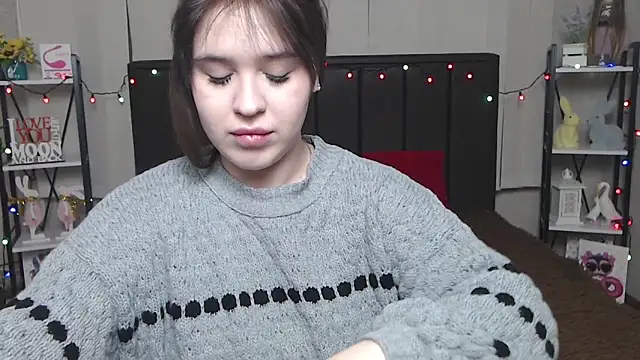 LauraHlot online show from 02/09/25, 06:05