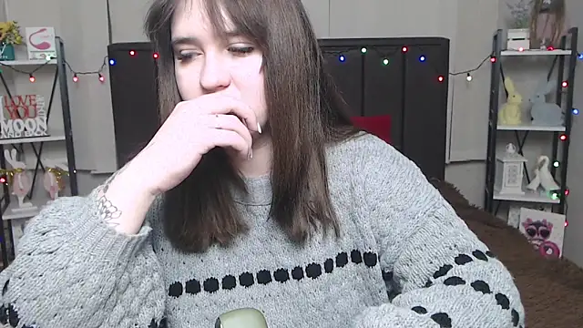 LauraHlot online show from 02/09/25, 09:06