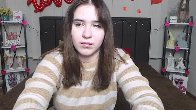 LauraHlot online show from 02/17/25, 12:32