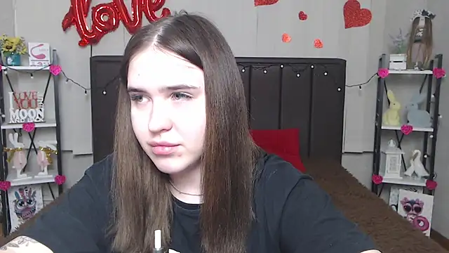 LauraHlot online show from 02/18/25, 04:04