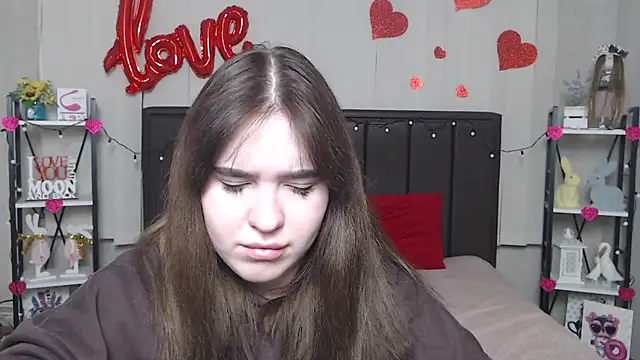 LauraHlot online show from 02/24/25, 09:20