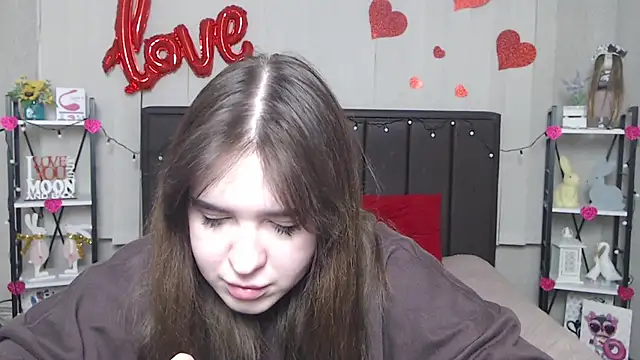 LauraHlot online show from 02/25/25, 12:25