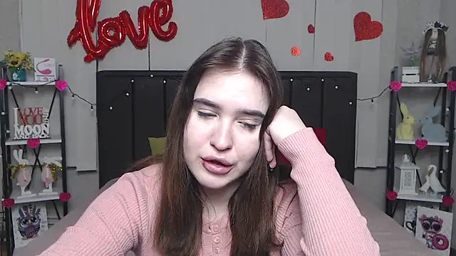 LauraHlot online show from 03/04/25, 12:50