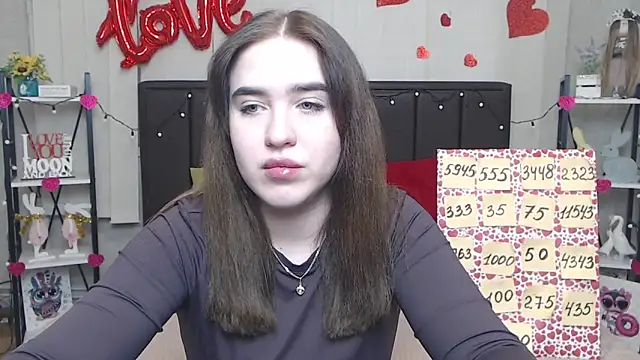 LauraHlot online show from 03/12/25, 12:36