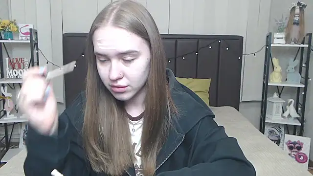 LauraHlot online show from 09/13/25, 05:57